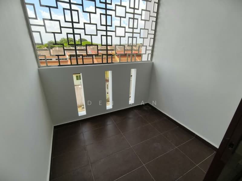 2-storey Terraced House for Sale in Mutiara Rini (Skudai) - Iden Tan - Balcony - PropertyGuru.com.my