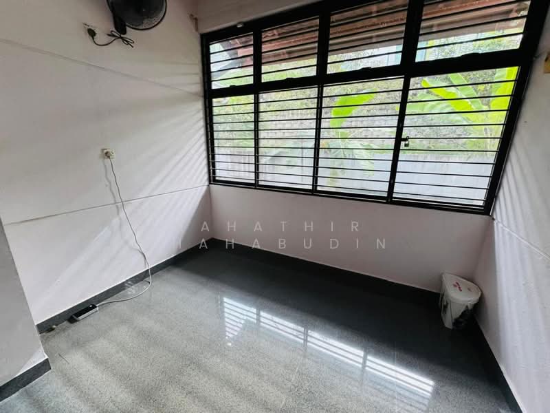 2-storey Terraced House for Sale in Denai Alam (Shah Alam) - Nahathir Shahabudin - Interior - PropertyGuru.com.my