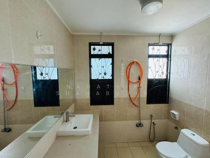 2-storey Terraced House for Sale in Denai Alam (Shah Alam) - Nahathir Shahabudin - Bathroom - PropertyGuru.com.my