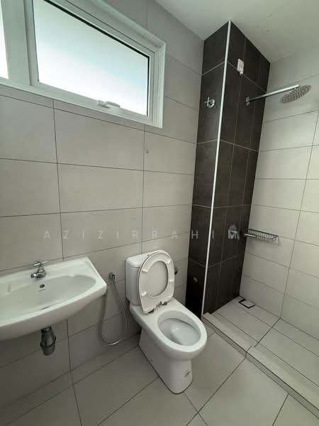 Augusta @ Precinct 12 untuk Untuk Disewa - RM 3,400 /bulan, Apr 2026 - Bathroom - PropertyGuru.com.my