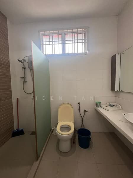Semi-Detached House for Sale in Taman Pelangi Indah (Ulu Tiram) - Iden Tan - Bathroom - PropertyGuru.com.my