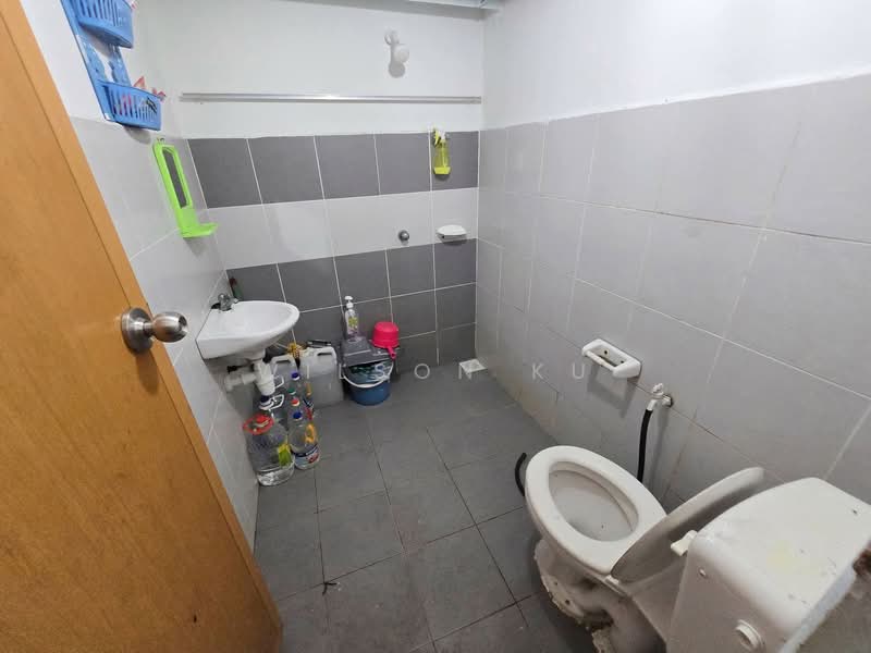 Taman Mutiara Mas untuk Untuk Disewa - RM 1,500 /bulan, Apr 2026 - Bathroom - PropertyGuru.com.my