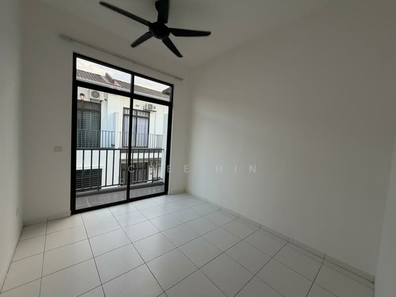 2-storey Terraced House for Sale in Eco Grandeur (Puncak Alam) - Chee Hin - Balcony - PropertyGuru.com.my