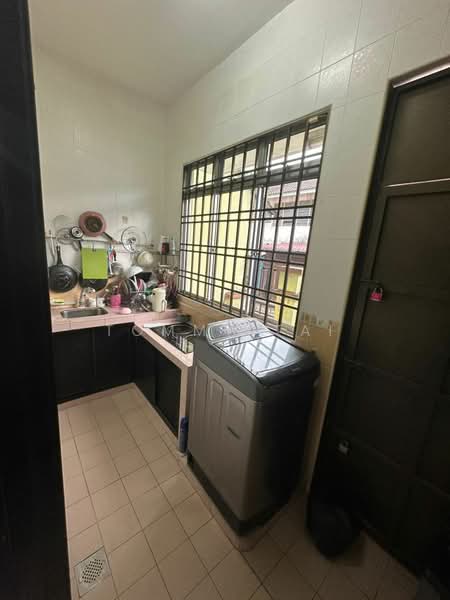 2-storey Terraced House for Sale in Taman Daya (Johor Bahru) - Tommy Tai - Kitchen - PropertyGuru.com.my