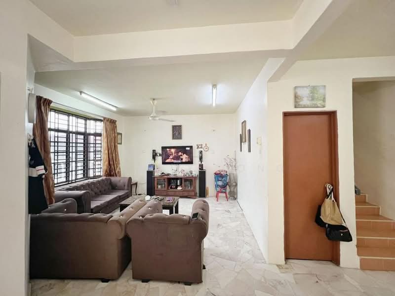 2-storey Terraced House for Sale in Taman Ungku Tun Aminah (Skudai) - Janlly Jong - Living Room - PropertyGuru.com.my