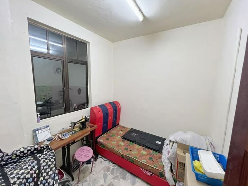 2-storey Terraced House for Sale in Taman Ungku Tun Aminah (Skudai) - Janlly Jong - Bedroom - PropertyGuru.com.my