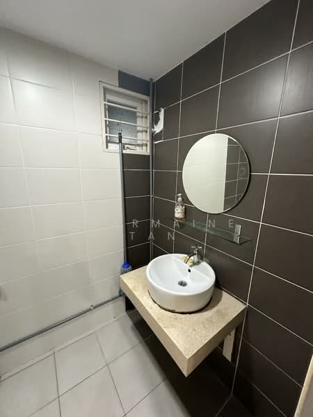 Kondominium untuk Dijual di First Residence (Residensi Unggul) - Charmaine Tan - Bathroom - PropertyGuru.com.my