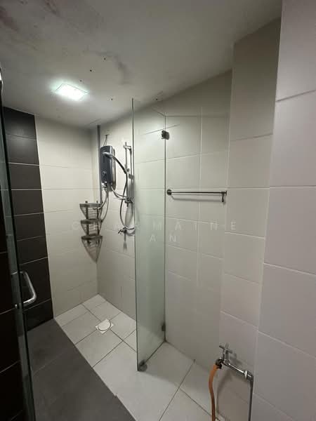 Kondominium untuk Dijual di First Residence (Residensi Unggul) - Charmaine Tan - Bathroom - PropertyGuru.com.my