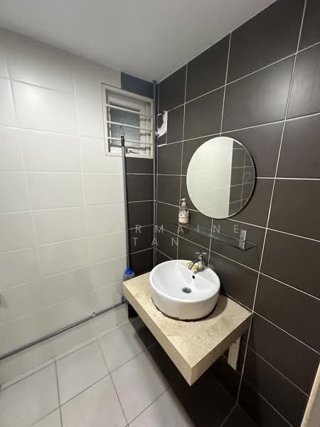 Kondominium untuk Dijual di First Residence (Residensi Unggul) - Charmaine Tan - Bathroom - PropertyGuru.com.my
