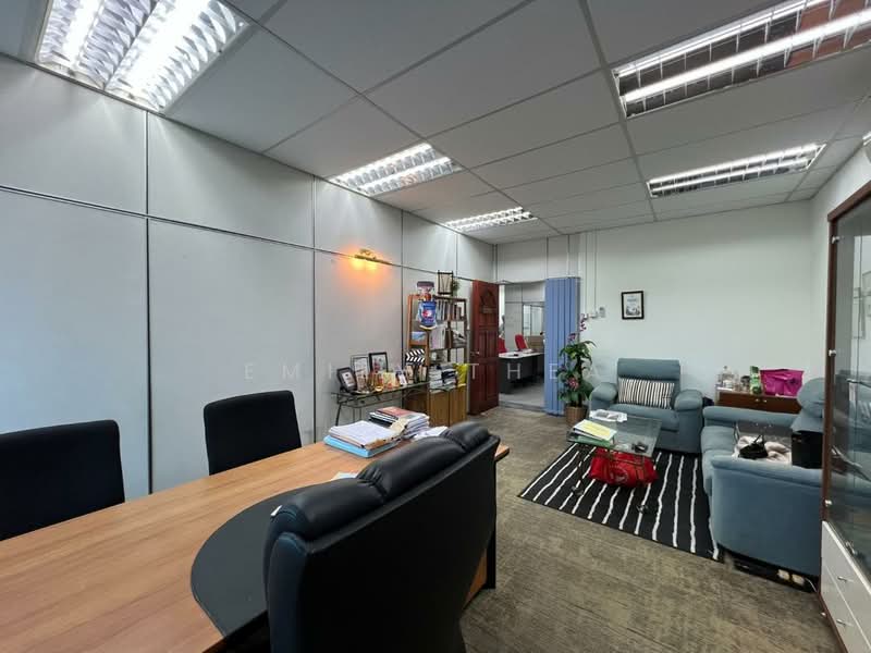 Kedai untuk Dijual di Taman Miharja (Cheras) - Emily Thea - Interior - PropertyGuru.com.my