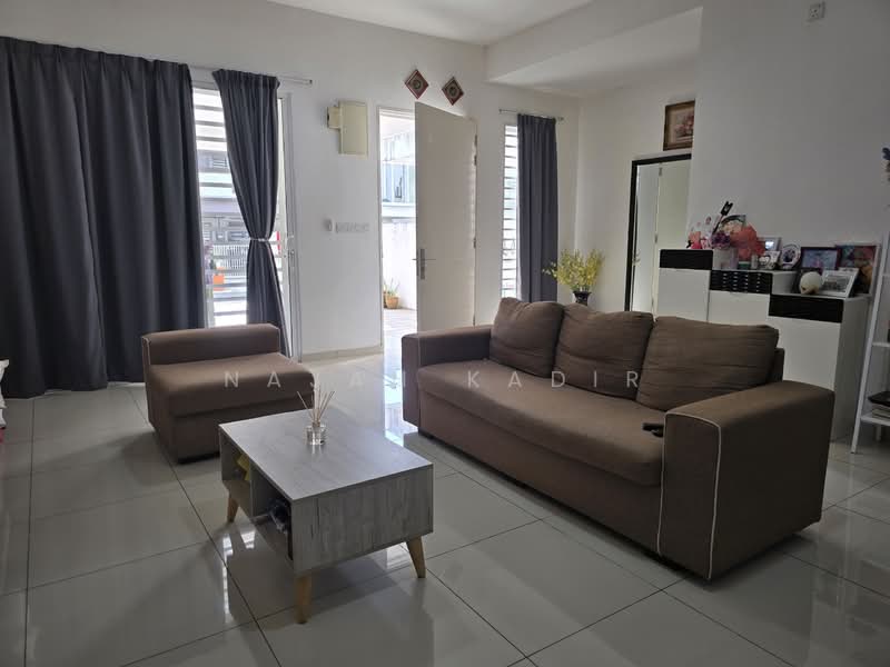Terraced House for Sale in Bandar Sri Sendayan (Negeri Sembilan) - Najah Kadir - Living Room - PropertyGuru.com.my
