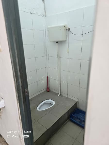 Shop for Rent in Taman Desa Karunmas (Balakong) - Michelle Wong - Bathroom - PropertyGuru.com.my