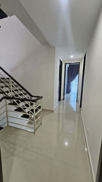 Rumah Teres 2.5 Tingkat untuk Dijual di Seksyen 16 (Shah Alam) - Foo Jenny - Corridor - PropertyGuru.com.my