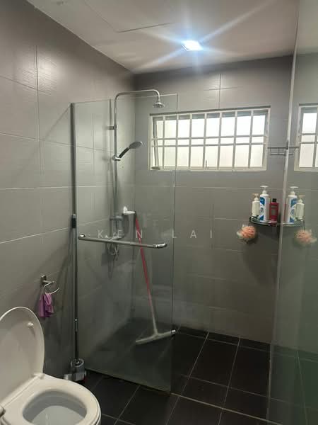 Townhouse for Sale in Jalan Ipoh (Kuala Lumpur) - Ken Lai - Bathroom - PropertyGuru.com.my