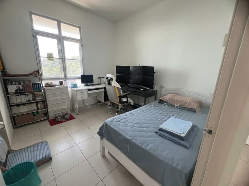 Condominium for Sale at 10 Island Resort - Danick Teoh - Bedroom - PropertyGuru.com.my