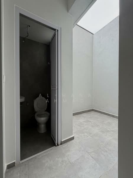 Jia - Hayat Villa untuk Untuk Disewa - RM 7,500 /bulan, Apr 2026 - Bathroom - PropertyGuru.com.my