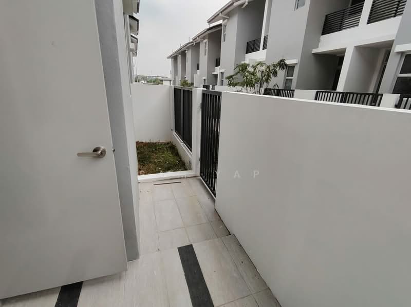 2-storey Terraced House for Sale in Amverton Hills (Sungai Buloh) - Sam Yap - Exterior - PropertyGuru.com.my