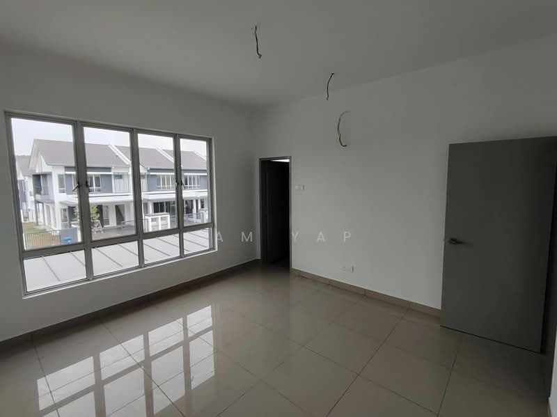 2-storey Terraced House for Sale in Amverton Hills (Sungai Buloh) - Sam Yap - Interior - PropertyGuru.com.my
