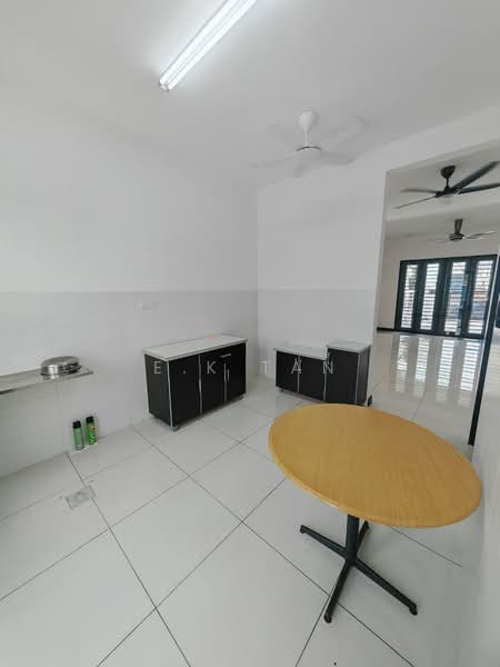 2-storey Terraced House for Rent in Bandar Tiram (Ulu Tiram) - E.K Tan - Kitchen - PropertyGuru.com.my