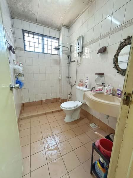 2-storey Terraced House for Sale in Seksyen U9 (Shah Alam) - Mohd Mortadza Ahmad - Bathroom - PropertyGuru.com.my
