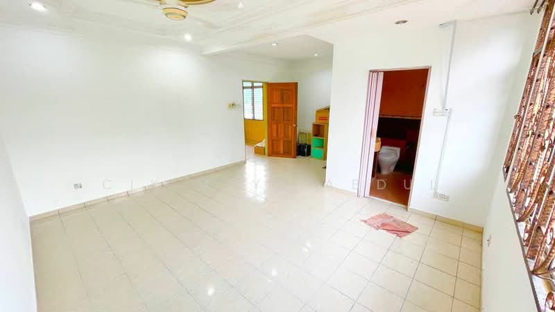 2-storey Terraced House for Sale in Ukay Bistari (Ulu Kelang) - Cik Maya Abdul - Living Room - PropertyGuru.com.my