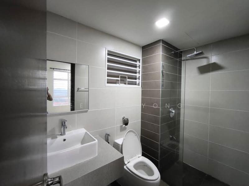 Condominium for Sale at Paraiso Residence @ The Earth - Tee Bee Yong - Bathroom - PropertyGuru.com.my