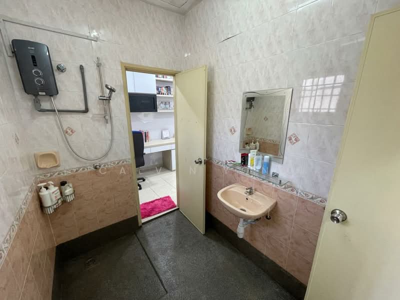 2-storey Terraced House for Sale in Taman Meranti Jaya (Puchong) - Calvin Yong - Bathroom - PropertyGuru.com.my