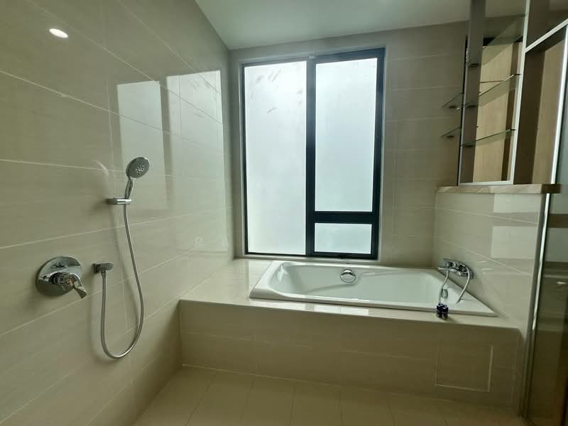 Semi-Detached House for Rent in Setia Eco Gardens (Gelang Patah) - Rain Ng - Bathroom - PropertyGuru.com.my