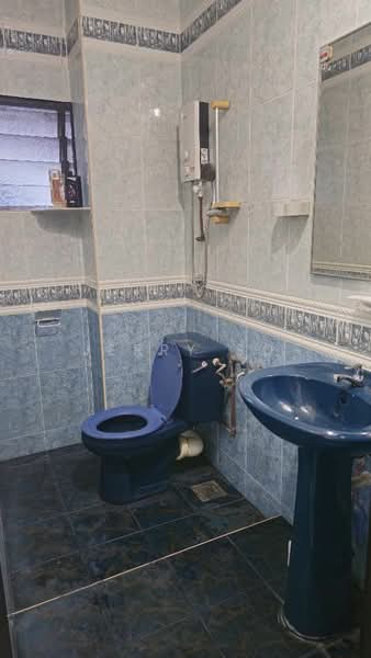 Apartment for Rent at Krystal Villa - Jerry So - Bathroom - PropertyGuru.com.my