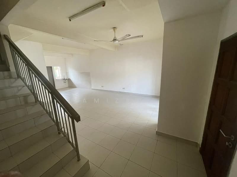 Double Sty Aman Putri Sg Buloh untuk Untuk Disewa - RM 1,500 /bulan, Apr 2026 - PropertyGuru.com.my