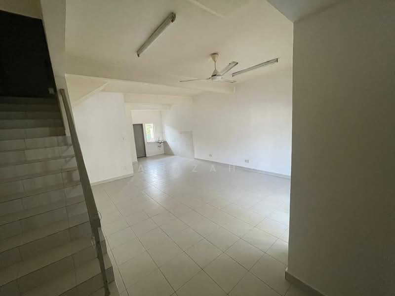 Double Sty Aman Putri Sg Buloh untuk Untuk Disewa - RM 1,500 /bulan, Apr 2026 - PropertyGuru.com.my