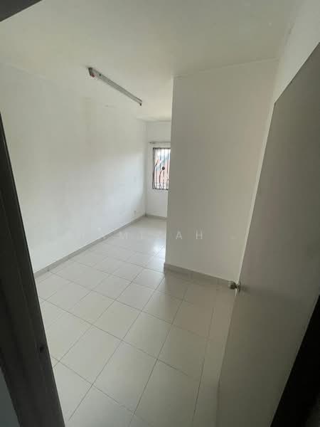 Double Sty Aman Putri Sg Buloh untuk Untuk Disewa - RM 1,500 /bulan, Apr 2026 - PropertyGuru.com.my