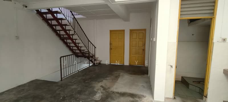 Shop for Sale in Taman Overseas Union (Taman Oug) (Jalan Klang Lama (Old Klang Road)) - Jayden Yee - Entrance - PropertyGuru.com.my