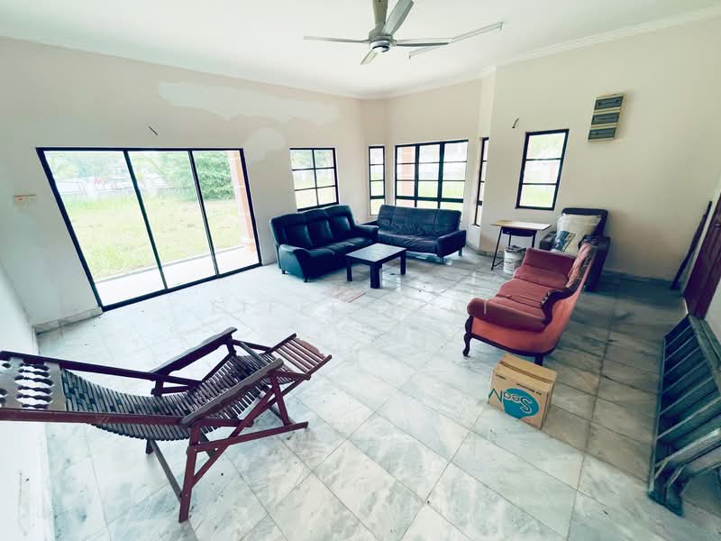 Bungalow for Rent in Taman Bukit Mewah Fasa 9 (Kajang) - Eiffel Lai - Living Room - PropertyGuru.com.my