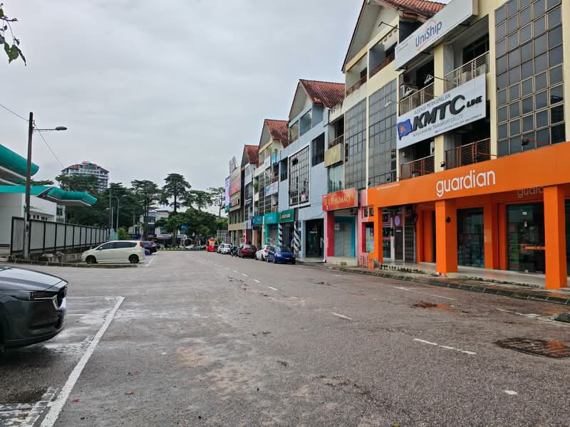 Taman Molek untuk Untuk Disewa - RM 4,800 /bulan, Apr 2026 - Exterior - PropertyGuru.com.my