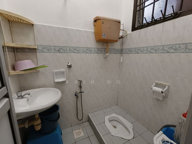 Taman Setia Indah untuk Untuk Disewa - RM 2,600 /bulan, Apr 2026 - Bathroom - PropertyGuru.com.my