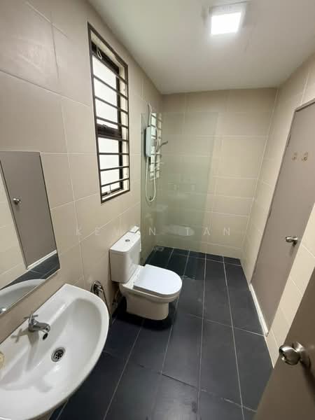 2-storey Terraced House for Rent in Lakeside Residences (Puchong) - Kevin Tan - Bathroom - PropertyGuru.com.my