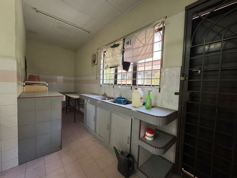 2-storey Terraced House for Sale in Taman Cergas (Batu Berendam) - Macy G - Kitchen - PropertyGuru.com.my