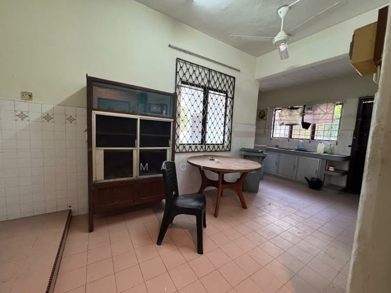 2-storey Terraced House for Sale in Taman Cergas (Batu Berendam) - Macy G - Kitchen - PropertyGuru.com.my