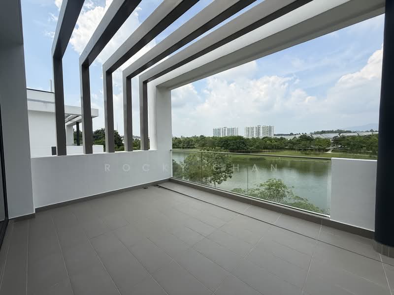 Bungalow for Rent in Gombak (Selangor) - Rocky Chan - Balcony - PropertyGuru.com.my