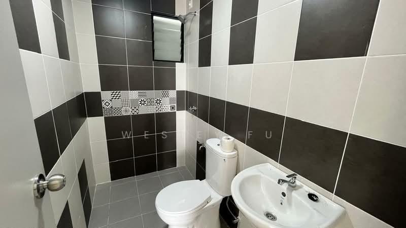 Servis Apartment untuk Disewa di Residensi Emas - Wesley Fu - Bathroom - PropertyGuru.com.my