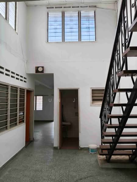 2-storey Terraced House for Sale in Taman Taynton View (Cheras) - Jun Jun - Entrance - PropertyGuru.com.my