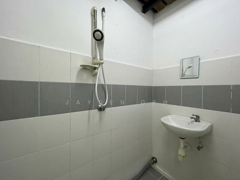 Shop for Rent in Alor Setar (Kedah) - Jayden Geh - Bathroom - PropertyGuru.com.my