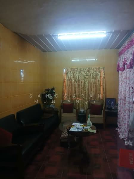 1-storey Terraced House for Sale in Parit Puntar (Perak) - Sanggaran Muniandy - Living Room - PropertyGuru.com.my