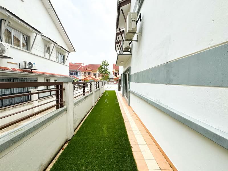 2-storey Terraced House for Sale in Denai Alam (Shah Alam) - Nahathir Shahabudin - Exterior - PropertyGuru.com.my