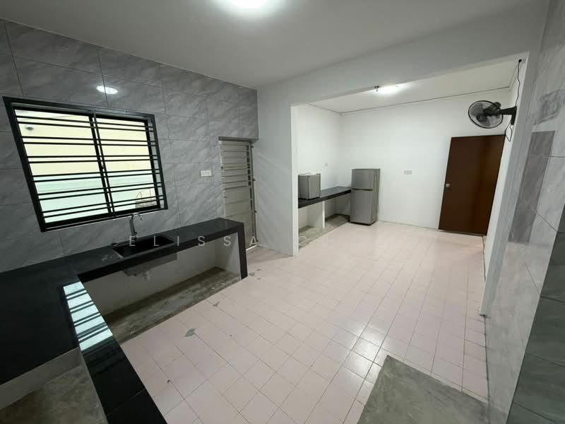 2-storey Terraced House for Rent in Permas Jaya (Johor) - Elissa Chong - Kitchen - PropertyGuru.com.my