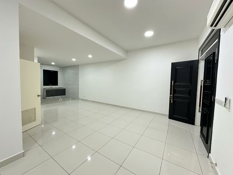 2-storey Terraced House for Rent in Taman Bukit Kaze (Ulu Tiram) - Alicia Voon - Kitchen - PropertyGuru.com.my