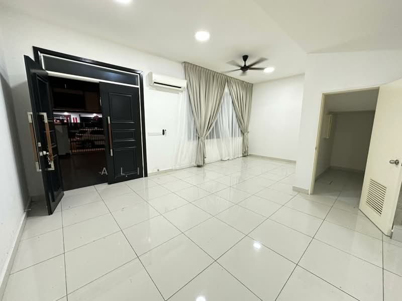 2-storey Terraced House for Rent in Taman Bukit Kaze (Ulu Tiram) - Alicia Voon - Living Room - PropertyGuru.com.my