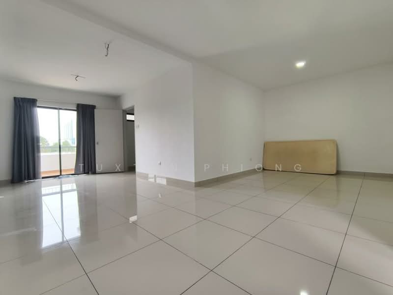 Cluster House for Sale in Skudai (Johor) - Tuxton Phiong - Living Room - PropertyGuru.com.my