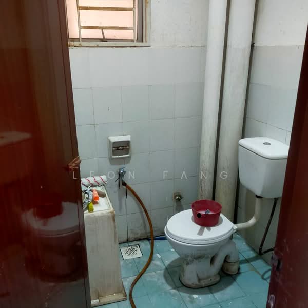 Apartment for Sale at Laguna Biru - Leon Fang - Bathroom - PropertyGuru.com.my